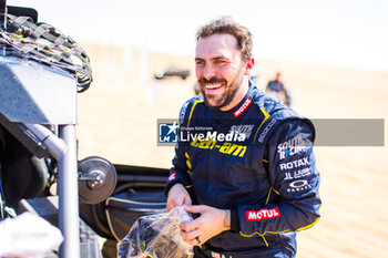 2024-02-27 - JONES Austin (USA), MENA Oriol (ESP), Can-Am Factory Team, Can-Am Maverick, FIA W2RC, portrait during the Stage 1 of the 2024 Abu Dhabi Desert Challenge, on February 27, 2024 in Al Dhannah, United Arab Emirates - W2RC - ABU DHABI DESERT CHALLENGE 2024 - RALLY - MOTORS