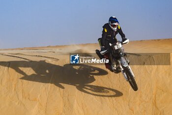 2024-02-27 - 22 DOCHERTY Michael (ZAF), Srg Motorsports, Husqvarna FC 450 Rally, FIM W2RC, action during the Prologue of the 2024 Abu Dhabi Desert Challenge, on February 26, 2024 in Al Dhannah, United Arab Emirates - W2RC - ABU DHABI DESERT CHALLENGE 2024 - RALLY - MOTORS