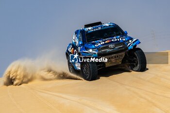 2024-02-27 - 215 BAUD Lionel (FRA), BAUD Lucie (FRA), Overdrive Racing, Toyota Hilux Overdrive, FIA W2RC, action during the Prologue of the 2024 Abu Dhabi Desert Challenge, on February 26, 2024 in Al Dhannah, United Arab Emirates - W2RC - ABU DHABI DESERT CHALLENGE 2024 - RALLY - MOTORS