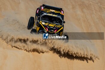 2024-02-27 - 304 JONES Austin (USA), MENA Oriol (ESP), Can-Am Factory Team, Can-Am Maverick, FIA W2RC, action during the Prologue of the 2024 Abu Dhabi Desert Challenge, on February 26, 2024 in Al Dhannah, United Arab Emirates - W2RC - ABU DHABI DESERT CHALLENGE 2024 - RALLY - MOTORS