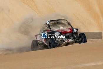 2024-02-27 - 305 AKEEL Dania (SAU), DUPLE Stephane (FRA), Taurus T3 Max, FIA/W2RC, action during the Prologue of the 2024 Abu Dhabi Desert Challenge, on February 26, 2024 in Al Dhannah, United Arab Emirates - W2RC - ABU DHABI DESERT CHALLENGE 2024 - RALLY - MOTORS