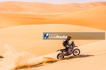 2024-02-28 - 77 O'KELLY Oran (IRL), Vendetta Racing UAE, KTM	450 Rally, FIM W2RC, action during the Stage 2 of the 2024 Abu Dhabi Desert Challenge, on February 28, 2024 between Al Dhannah and Mzeer’ah, United Arab Emirates - W2RC - ABU DHABI DESERT CHALLENGE 2024 - RALLY - MOTORS