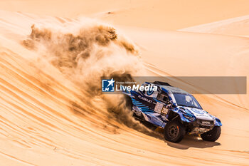 2024-02-28 - 205 KROTOV Denis (KGZ), ZHILTSOV Konstantin (ISR), Overdrive Racing, Toyota Hilux Overdrive, FIA W2RC, action during the Stage 2 of the 2024 Abu Dhabi Desert Challenge, on February 28, 2024 between Al Dhannah and Mzeer’ah, United Arab Emirates - W2RC - ABU DHABI DESERT CHALLENGE 2024 - RALLY - MOTORS