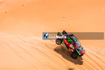 2024-02-28 - 209 AL RAJHI Yazeed (SAU), GOTTSCHALK Timo (DEU), Overdrive Racing, Toyota Hilux Overdrive, FIA W2RC, action during the Stage 2 of the 2024 Abu Dhabi Desert Challenge, on February 28, 2024 between Al Dhannah and Mzeer’ah, United Arab Emirates - W2RC - ABU DHABI DESERT CHALLENGE 2024 - RALLY - MOTORS