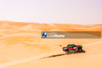 2024-02-28 - 209 AL RAJHI Yazeed (SAU), GOTTSCHALK Timo (DEU), Overdrive Racing, Toyota Hilux Overdrive, FIA W2RC, action during the Stage 2 of the 2024 Abu Dhabi Desert Challenge, on February 28, 2024 between Al Dhannah and Mzeer’ah, United Arab Emirates - W2RC - ABU DHABI DESERT CHALLENGE 2024 - RALLY - MOTORS