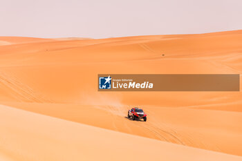 2024-02-28 - 214 KOLOC Aliyyah (SYC), DELAUNAY Sebastien (FRA), Buggyra ZM Racing, Red-Lined Revo T1+, FIA W2RC, action during the Stage 2 of the 2024 Abu Dhabi Desert Challenge, on February 28, 2024 between Al Dhannah and Mzeer’ah, United Arab Emirates - W2RC - ABU DHABI DESERT CHALLENGE 2024 - RALLY - MOTORS