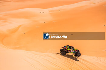2024-02-28 - 403 GUAYASAMIN Sebastian (USA), ACOSTA Fernando (ARG), FN Speed Team, BRP, Can-Am Maverick XRS TURBO RR, FIA W2RC, action during the Stage 2 of the 2024 Abu Dhabi Desert Challenge, on February 28, 2024 between Al Dhannah and Mzeer’ah, United Arab Emirates - W2RC - ABU DHABI DESERT CHALLENGE 2024 - RALLY - MOTORS