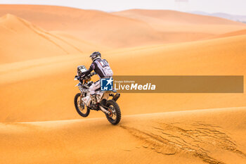 2024-02-29 - 26 DABROWSKI Konrad (POL), Duust Rally Team, KTM 450 Rally Replica, FIM W2RC, action during the Stage 3 of the 2024 Abu Dhabi Desert Challenge, on February 29, 2024 in Mzeer’ah, United Arab Emirates - W2RC - ABU DHABI DESERT CHALLENGE 2024 - RALLY - MOTORS
