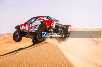 2024-02-29 - 214 KOLOC Aliyyah (SYC), DELAUNAY Sebastien (FRA), Buggyra ZM Racing, Red-Lined Revo T1+, FIA W2RC, action during the Stage 3 of the 2024 Abu Dhabi Desert Challenge, on February 29, 2024 in Mzeer’ah, United Arab Emirates - W2RC - ABU DHABI DESERT CHALLENGE 2024 - RALLY - MOTORS
