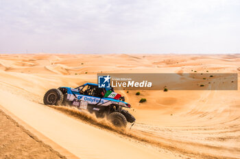 2024-02-29 - 406 BUSI Rebecca (ITA), LAFUENTE Sergio (URY), Onlyfans Racing, BRP Can-Am Maverick XRS TURBO RR, FIA W2RC, action during the Stage 3 of the 2024 Abu Dhabi Desert Challenge, on February 29, 2024 in Mzeer’ah, United Arab Emirates - W2RC - ABU DHABI DESERT CHALLENGE 2024 - RALLY - MOTORS