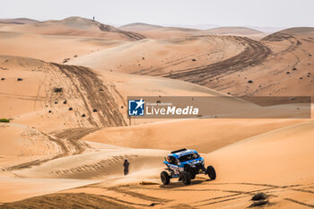 2024-02-29 - 406 BUSI Rebecca (ITA), LAFUENTE Sergio (URY), Onlyfans Racing, BRP Can-Am Maverick XRS TURBO RR, FIA W2RC, action during the Stage 3 of the 2024 Abu Dhabi Desert Challenge, on February 29, 2024 in Mzeer’ah, United Arab Emirates - W2RC - ABU DHABI DESERT CHALLENGE 2024 - RALLY - MOTORS