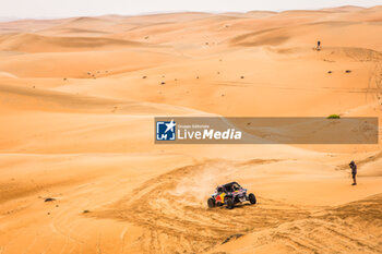2024-02-29 - 306 GUTIERREZ Cristina (ESP), MORENO HUETE Pablo (ESP), Red Bull Off-Road Junior Team USA Presented By BFG, Taurus T3 MAX, action during the Stage 3 of the 2024 Abu Dhabi Desert Challenge, on February 29, 2024 in Mzeer’ah, United Arab Emirates - W2RC - ABU DHABI DESERT CHALLENGE 2024 - RALLY - MOTORS