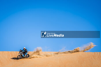 2024-03-01 - 68 PUREVDORJ Murun (MNG), KTM 450 EXC, action during the Stage 4 of the 2024 Abu Dhabi Desert Challenge, on March 1, 2024 in Mzeer’ah, United Arab Emirates - W2RC - ABU DHABI DESERT CHALLENGE 2024 - RALLY - MOTORS