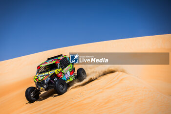 2024-03-01 - 403 GUAYASAMIN Sebastian (USA), ACOSTA Fernando (ARG), FN Speed Team, BRP, Can-Am Maverick XRS TURBO RR, FIA W2RC, action during the Stage 4 of the 2024 Abu Dhabi Desert Challenge, on March 1, 2024 in Mzeer’ah, United Arab Emirates - W2RC - ABU DHABI DESERT CHALLENGE 2024 - RALLY - MOTORS