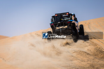 2024-03-01 - 406 BUSI Rebecca (ITA), LAFUENTE Sergio (URY), Onlyfans Racing, BRP Can-Am Maverick XRS TURBO RR, FIA W2RC, action during the Stage 4 of the 2024 Abu Dhabi Desert Challenge, on March 1, 2024 in Mzeer’ah, United Arab Emirates - W2RC - ABU DHABI DESERT CHALLENGE 2024 - RALLY - MOTORS