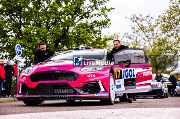 2024-04-18 - 17 RUMEAU Sarah, AMBLARD Julie, Ford Fiesta, ambiance during the Rallye Rhône Charbonnières 2024, 2nd round of the Championnat de France des Rallyes 2024, from April 18 to 20 in Charbonnières-les-Bains, France - AUTO - RALLYE RHONE CHARBONNIERES 2024 - RALLY - MOTORS