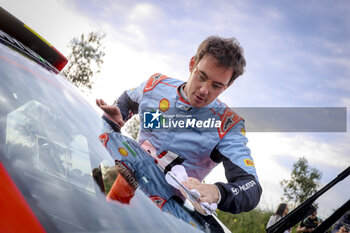 2024-05-09 - NEUVILLE Thierry, Hyundai I20 Rally1, portrait during the Rally de Portugal 2024, 5th round of the 2024 WRC World Rally Car Championship, from May 9 to 12, 2024 at Matoshinhos, Portugal - AUTO - WRC - RALLY DE PORTUGAL 2024 - RALLY - MOTORS