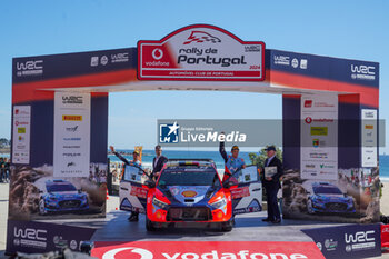 2024-05-12 - 11 NEUVILLE Thierry, WYDAEGHE Martijn, Hyundai I20 Rally1, podium, portrait Matosinhos during the Rally de Portugal 2024, 5th round of the 2024 WRC World Rally Car Championship, from May 9 to 12, 2024 at Matoshinhos, Portugal - AUTO - WRC - RALLY DE PORTUGAL 2024 - RALLY - MOTORS