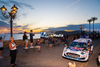 2024-05-30 - The driver Adrien FOURMAUX and is co-driver Alexandre CORIA on Ford Puma Rally1 during the city parade of WRC Rally Italia Sardegna 2024 - WRC - RALLY D'ITALIA SARDEGNA - RALLY - MOTORS