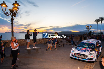 2024-05-30 - The driver Gregoire MUNSTER and is co-driver Louis LOUKA on Ford Puma Rally1 during the city parade of WRC Rally Italia Sardegna 2024 - WRC - RALLY D'ITALIA SARDEGNA - RALLY - MOTORS