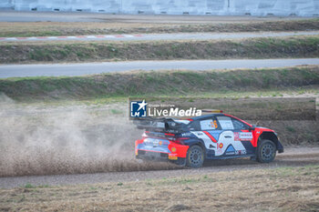 2024-05-31 - The driver Daniel SORDO and is co-driver Candido CARRERA on Hyundai i20N Rally1 in action during shakedown of WRC Rally Italia Sardegna 2024 - WRC - RALLY D'ITALIA SARDEGNA - RALLY - MOTORS