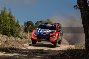 2024-05-31 - The driver Thierry NEUVILLE and is co-driver Martijn WYDAEGHE, Hyundai i20N Rally1 in action during Day 1 of Rally Italia Sardegna 2024 - WRC - RALLY D'ITALIA SARDEGNA - RALLY - MOTORS