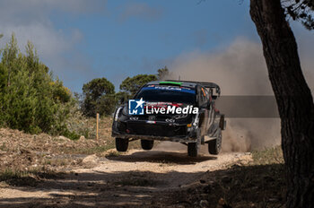 2024-05-31 - The driver Elfyn EVANS and is co-driver Scott MARTIN on Toyota GR Yaris Rally1 in action during Day 1 of Rally Italia Sardegna 2024 - WRC - RALLY D'ITALIA SARDEGNA - RALLY - MOTORS