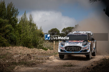 2024-05-31 - The driver Gregoire MUNSTER and is co-driver Louis LOUKA on Ford Puma Rally1in action during Day 1 of Rally Italia Sardegna 2024 - WRC - RALLY D'ITALIA SARDEGNA - RALLY - MOTORS