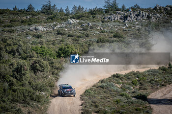 2024-06-01 - The driver Elfyn EVANS and is co-driver Scott MARTIN on Toyota GR Yaris Rally1 in action during Day 2 of Rally Italia Sardegna 2024 - WRC - RALLY D'ITALIA SARDEGNA - RALLY - MOTORS