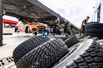 2024-05-30 - 70 JÜRGENSON Romet, OJA Siim, Ford Fiesta Rally3, ambiance during the Rally Italia Sardegna 2024, 6th round of the 2024 WRC World Rally Car Championship, from May 30 to June 2, 2024 at Alghero, Sardegna - AUTO - WRC - RALLY ITALIA SARDEGNA 2024 - RALLY - MOTORS