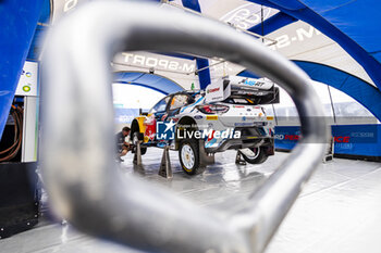 2024-05-30 - 16 FOURMAUX Adrien, CORIA Alexandre, Ford Puma Rally1, ambiance during the Rally Italia Sardegna 2024, 6th round of the 2024 WRC World Rally Car Championship, from May 30 to June 2, 2024 at Alghero, Sardegna - AUTO - WRC - RALLY ITALIA SARDEGNA 2024 - RALLY - MOTORS