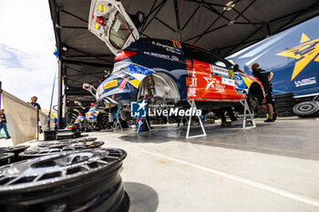 2024-05-30 - 70 JÜRGENSON Romet, OJA Siim, Ford Fiesta Rally3, ambiance during the Rally Italia Sardegna 2024, 6th round of the 2024 WRC World Rally Car Championship, from May 30 to June 2, 2024 at Alghero, Sardegna - AUTO - WRC - RALLY ITALIA SARDEGNA 2024 - RALLY - MOTORS