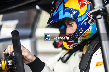 2024-05-31 - EVANS Elfyn, Toyota GR Yaris Rally1, portrait during the Rally Italia Sardegna 2024, 6th round of the 2024 WRC World Rally Car Championship, from May 30 to June 2, 2024 at Alghero, Sardegna - AUTO - WRC - RALLY ITALIA SARDEGNA 2024 - RALLY - MOTORS