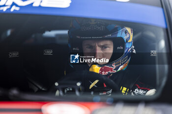 2024-05-31 - EVANS Elfyn, Toyota GR Yaris Rally1, portrait during the Rally Italia Sardegna 2024, 6th round of the 2024 WRC World Rally Car Championship, from May 30 to June 2, 2024 at Alghero, Sardegna - AUTO - WRC - RALLY ITALIA SARDEGNA 2024 - RALLY - MOTORS