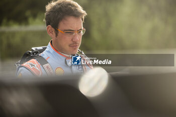 2024-05-31 - NEUVILLE Thierry, Hyundai I20 Rally1, portrait during the Rally Italia Sardegna 2024, 6th round of the 2024 WRC World Rally Car Championship, from May 30 to June 2, 2024 at Alghero, Sardegna - AUTO - WRC - RALLY ITALIA SARDEGNA 2024 - RALLY - MOTORS