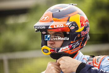 2024-05-31 - NEUVILLE Thierry, Hyundai I20 Rally1, portrait during the Rally Italia Sardegna 2024, 6th round of the 2024 WRC World Rally Car Championship, from May 30 to June 2, 2024 at Alghero, Sardegna - AUTO - WRC - RALLY ITALIA SARDEGNA 2024 - RALLY - MOTORS