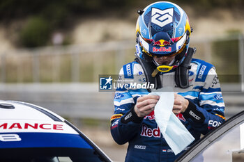 2024-05-31 - MUNSTER Gregoire, Ford Puma Rally1, portrait during the Rally Italia Sardegna 2024, 6th round of the 2024 WRC World Rally Car Championship, from May 30 to June 2, 2024 at Alghero, Sardegna - AUTO - WRC - RALLY ITALIA SARDEGNA 2024 - RALLY - MOTORS