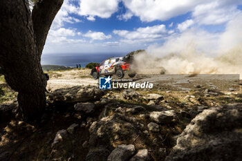 2024-05-31 - 11 NEUVILLE Thierry, WYDAEGHE Martijn, Hyundai I20 Rally1, action during the Rally Italia Sardegna 2024, 6th round of the 2024 WRC World Rally Car Championship, from May 30 to June 2, 2024 at Alghero, Sardegna - AUTO - WRC - RALLY ITALIA SARDEGNA 2024 - RALLY - MOTORS