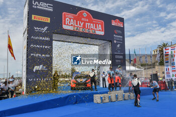 2024-06-02 - Driver Sebastien Ogier And Co-Driver Vincent Landais And Ott Tanak And Co-Driver Martin Jarveoja And Dani Sordo And Co-Driver Carrera Candido, In Celebrating The Final Podium in Alghero During Fia World Rally Championship Wrc Rally Italia Sardegna 2024 02 June, Alghero Italy - FIA WORLD RALLY CHAMPIONSHIP WRC RALLY ITALIA SARDEGNA 2024  - RALLY - MOTORS