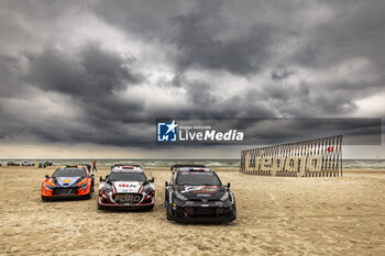 2024-07-17 - 17 OGIER Sebastien, LANDAIS Vincent, Toyota GR Yaris Rally1, 11 NEUVILLE Thierry, WYDAEGHE Martijn, Hyundai I20 Rally1, 22 SESKS Mārtiņš, FRANCIS Renārs, Ford Puma Rally1, ambiance during the Rally Latvia 2024, 8th round of the 2024 WRC World Rally Car Championship, from July 18 to 21, 2024 at Liepaja, Latvia - AUTO - WRC - RALLY LATVIA 2024 - RALLY - MOTORS