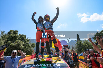 08/09/2024 - Driver Thierry Neuville And Co-Driver Martijn Wydaeghe Of The Team Hyundai Shell Mobis World Rally Team,Hyundai I20 N Rally1 Hybrid ,Celebrating The Victory During Fia World Rally Championship Wrc Eko Acropolis Rally Greece 2024 08 Sept Lamia , Greece -  FIA WORLD RALLY CHAMPIONSHIP WRC EKO ACROPOLIS RALLY GREECE  2024  - RALLY - MOTORI