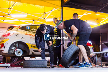 06/09/2024 - 73 FACCHINETTI Amaury, DEGUS Corentin, Renault Clio Rally5, ambiance during the Rallye Mont-Blanc Morzine 2024, 6th round of the Championnat de France des Rallyes 2024, from September 6 to 9 in Morzine, France - AUTO - RALLYE MONT-BLANC MORZINE 2024 - RALLY - MOTORI