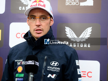 27/09/2024 - Driver Thierry Neuville Of The Team Hyundai Shell Mobis World Rally Team,Hyundai I20 N Rally1 Hybrid,is attending ,Press Conference During Fia World Rally Championship Wrc Rally Chile Bio Bio 2024 27 Sept Concepcion , Chile - FIA WORLD RALLY CHAMPIONSHIP WRC RALLY CHILE BIO BíO 2024  - RALLY - MOTORI