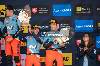 2024-10-20 - Thierry NEUVILLE(Bel),Martijn WYDAEGHE(Bel) celebrate the 3rd place at WRC Central European Rally 17-20 October 2024 - WRC CENTRAL EUROPEAN RALLY - RALLY - MOTORS