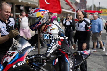 2024-03-23 - N°54 Toprak Razgatlioglu TUR BMW M 1000 RR ROKiT BMW Motorrad WorldSBK Team Superpole Race - PIRELLI CATALUNYA ROUND - ROUND 2 - SUPERPOLE - SUPERBIKE - MOTORS