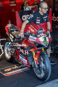 2024-06-15 - Box Alvaro Bautista (ESP) Ducati Panigale V4R, Aruba.It Racing - Ducati during FIM Superbike World Championship Pirelli Emilia-Romagna Round at Misano World Circuit, Misano Adriatico, Italy on June 15, 2024 - SBK - SUPERPOLE AND RACE 1 PIRELLI EMILIA-ROMAGNA ROUND - SUPERBIKE - MOTORS