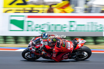 2024-06-15 - Nicolo Bulega (ITA) Ducati Panigale V4R, Aruba.It Racing - Ducati during FIM Superbike World Championship Pirelli 
Emilia-Romagna Round at Misano World Circuit, Misano Adriatico, Italy on June 15, 2024 - SBK - SUPERPOLE AND RACE 1 PIRELLI EMILIA-ROMAGNA ROUND - SUPERBIKE - MOTORS