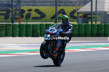 2024-06-15 - (87) Remy Gardner from Australia of GYTR GRT Yamaha WorldSBY Team, rides Yamaha YZF R1 in action during the FIM Motul Superbike World Championship - Tissot Superpole race 1 of Emilia Romagna Round at Marco Simoncelli World Circuit in Misano Adriatico on June 15, 2024 in Misano Adriatico, Rimini, Italy. - PIRELLI EMILIA ROMAGNA ROUND - TISSOT SUPERPOLE - SUPERBIKE - MOTORS