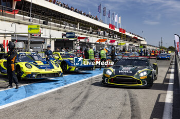 2024-04-06 - Ambiance pitlane, 35 LEROUX Romain (fra), HANAFIN Lorcan (gbr), ROBIN Maxime (fra), Walkenhorst Motorsport, Aston Martin Vantage AMR GT3 Evo, action during the 1st round of the 2024 Fanatec GT World Challenge powered by AWS on the Circuit Paul Ricard, from April 5 to 7, 2024 in Le Castellet, France - AUTO - GT WORLD CHALLENGE 2024 - PAUL RICARD - GRAND TOURISM - MOTORS