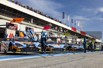 2024-04-06 - Ambiance pitlane, during the 1st round of the 2024 Fanatec GT World Challenge powered by AWS on the Circuit Paul Ricard, from April 5 to 7, 2024 in Le Castellet, France - AUTO - GT WORLD CHALLENGE 2024 - PAUL RICARD - GRAND TOURISM - MOTORS